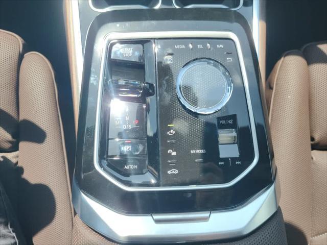 new 2025 BMW 760 car, priced at $137,075
