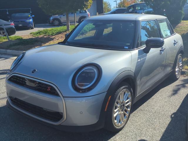 new 2025 MINI Hardtop car, priced at $36,645