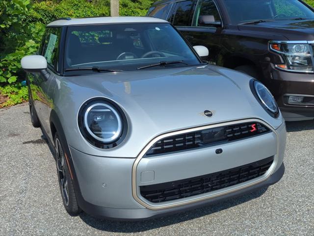 new 2025 MINI Hardtop car, priced at $38,855