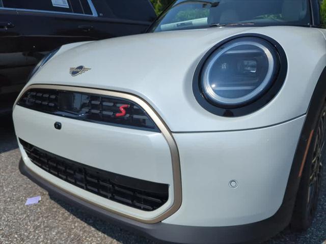 new 2025 MINI Hardtop car, priced at $38,530