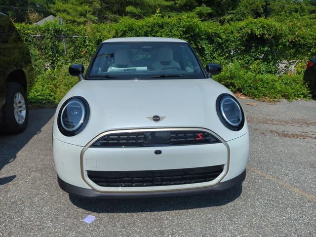 new 2025 MINI Hardtop car, priced at $38,530