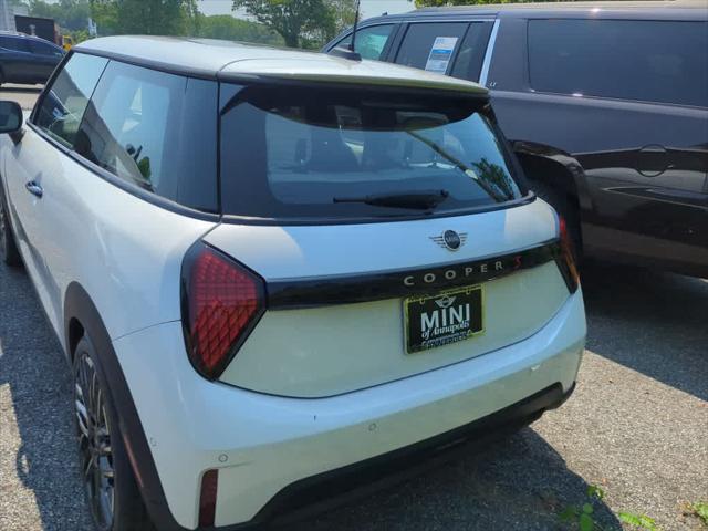 new 2025 MINI Hardtop car, priced at $38,530