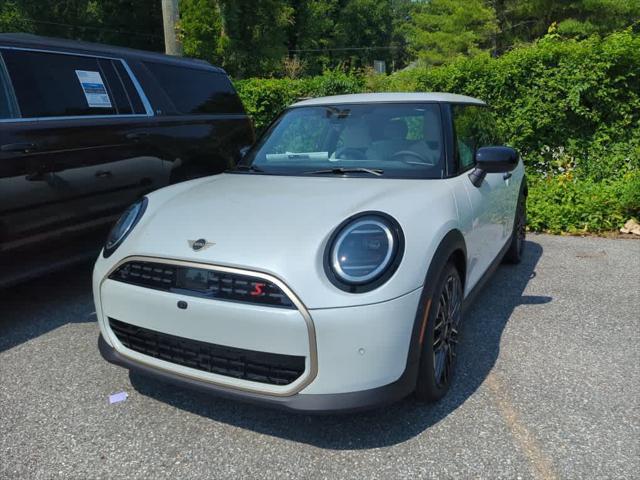 new 2025 MINI Hardtop car, priced at $38,530