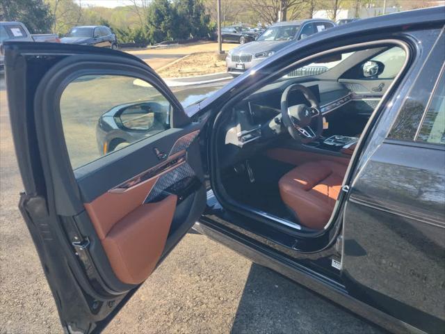 new 2025 BMW 760 car, priced at $135,475