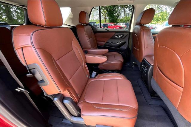 used 2021 Chevrolet Traverse car, priced at $33,402