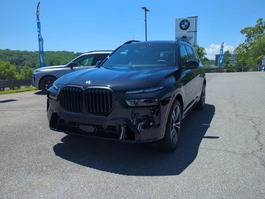 new 2025 BMW X7 car, priced at $103,405