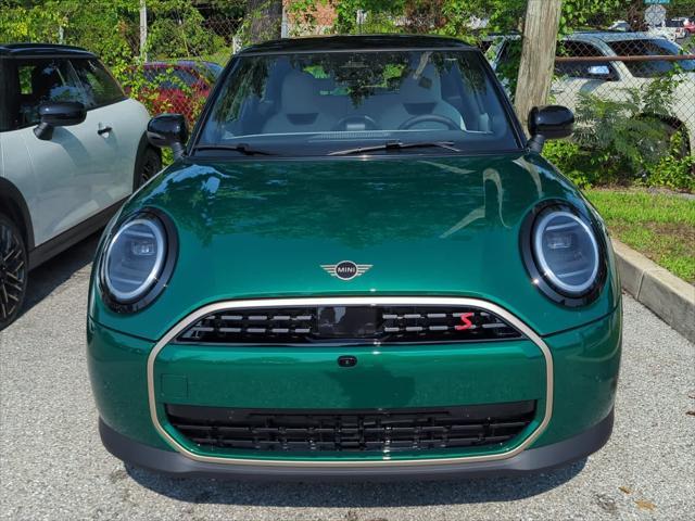 new 2025 MINI Hardtop car, priced at $38,605