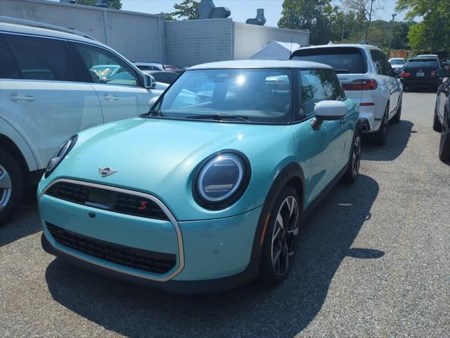 new 2025 MINI Hardtop car, priced at $38,605