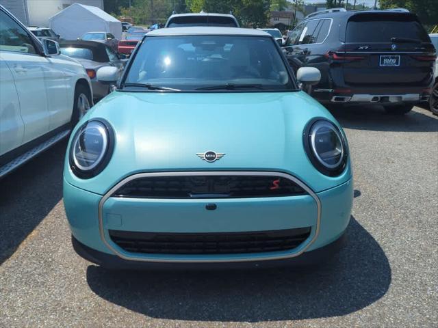 new 2025 MINI Hardtop car, priced at $38,605