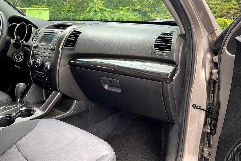 used 2013 Kia Sorento car, priced at $4,990