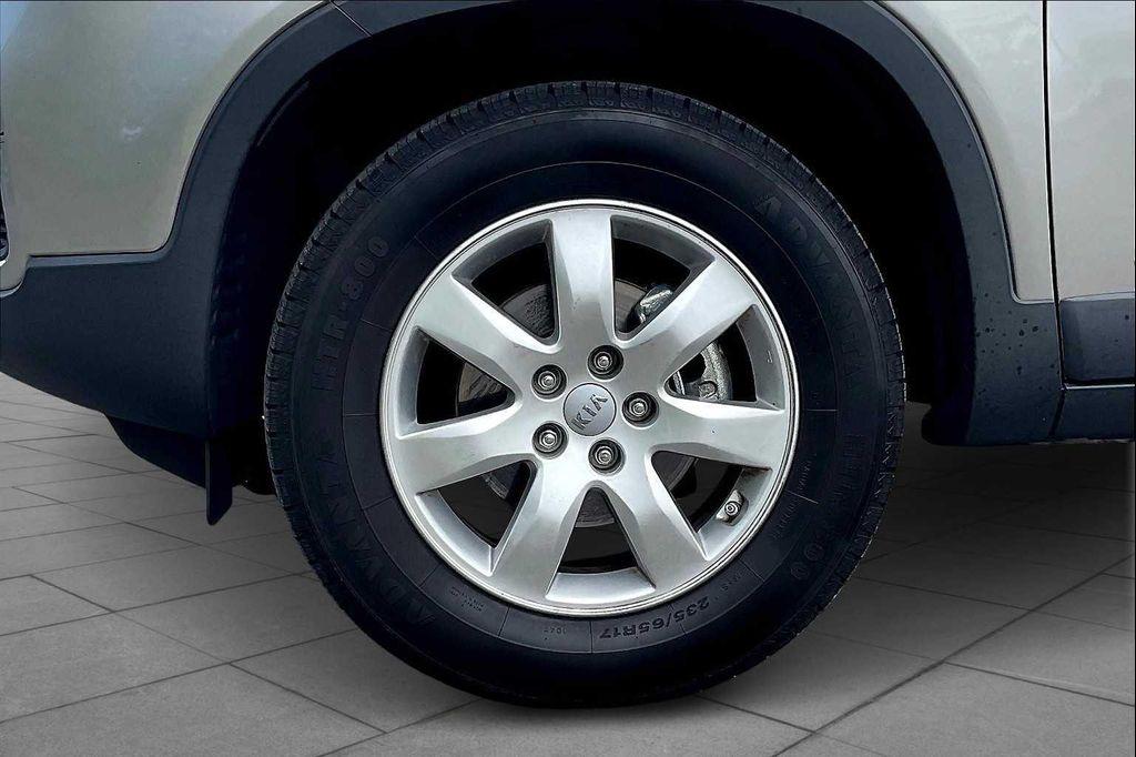 used 2013 Kia Sorento car, priced at $4,990