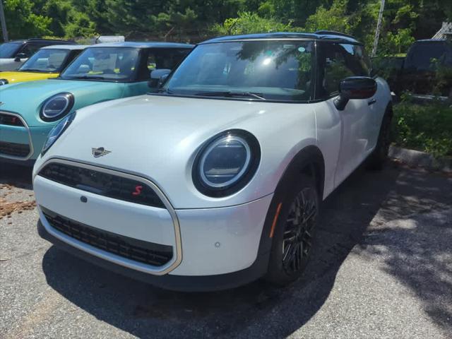 new 2025 MINI Hardtop car, priced at $38,545