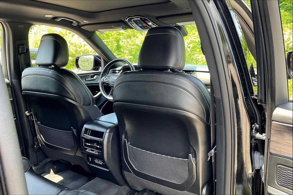 used 2022 Jeep Grand Cherokee car, priced at $28,900