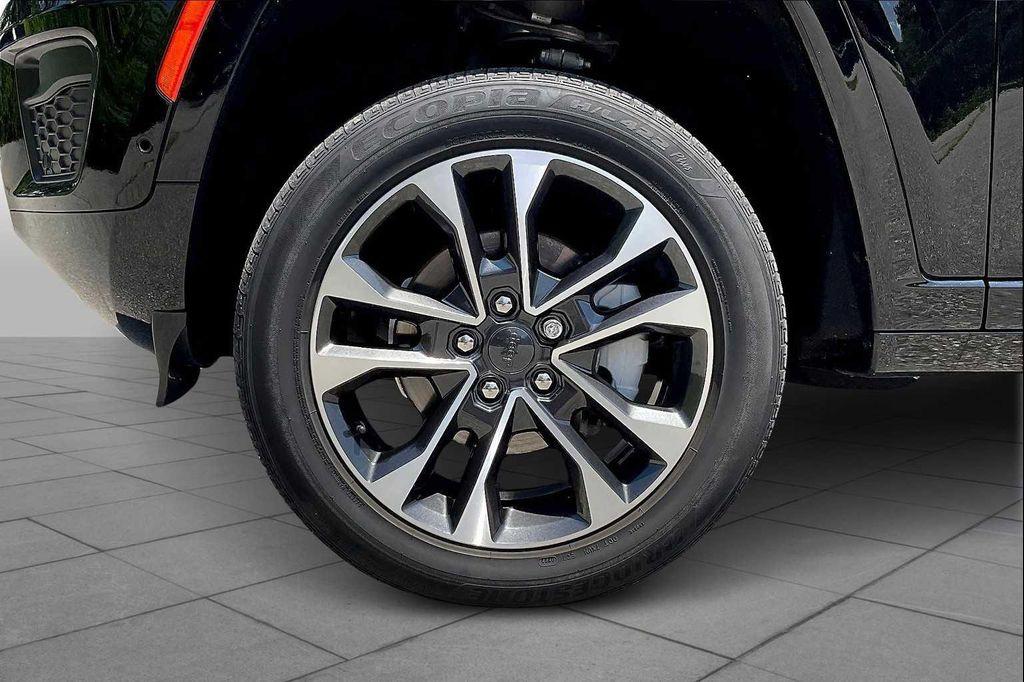 used 2022 Jeep Grand Cherokee car, priced at $28,900