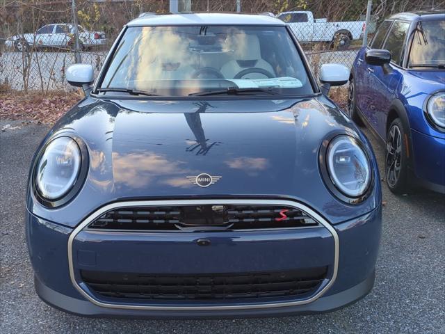 new 2025 MINI Hardtop car, priced at $39,382