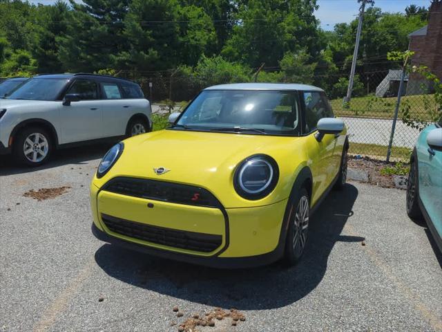 new 2025 MINI Hardtop car, priced at $37,295