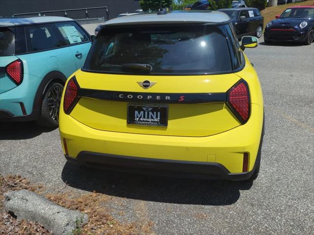 new 2025 MINI Hardtop car, priced at $37,295