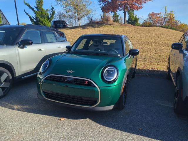 new 2025 MINI Hardtop car, priced at $39,380