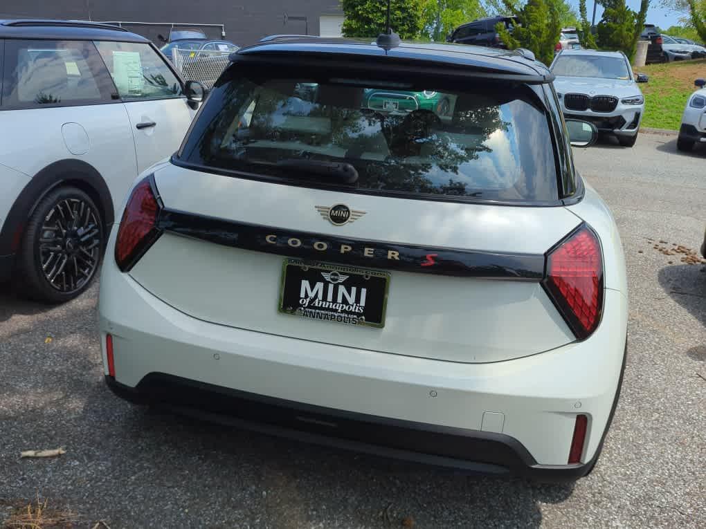 used 2025 MINI Hardtop car, priced at $32,911