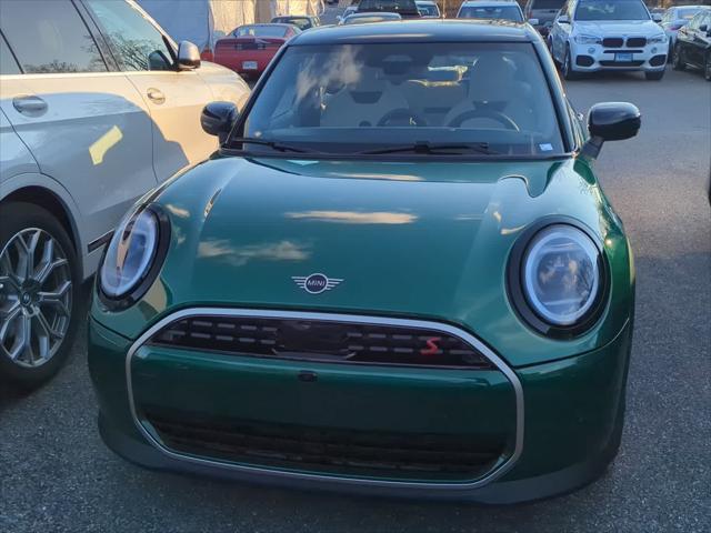 new 2025 MINI Hardtop car, priced at $39,380