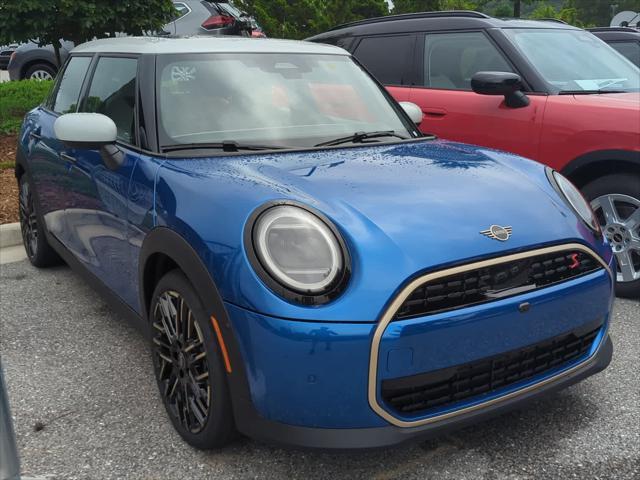 new 2025 MINI Hardtop car, priced at $39,370