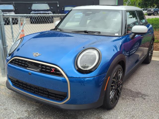 new 2025 MINI Hardtop car, priced at $39,370