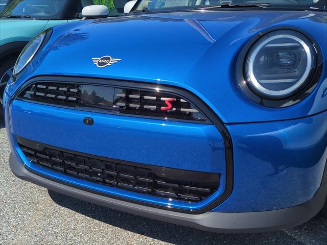 new 2025 MINI Hardtop car, priced at $37,805