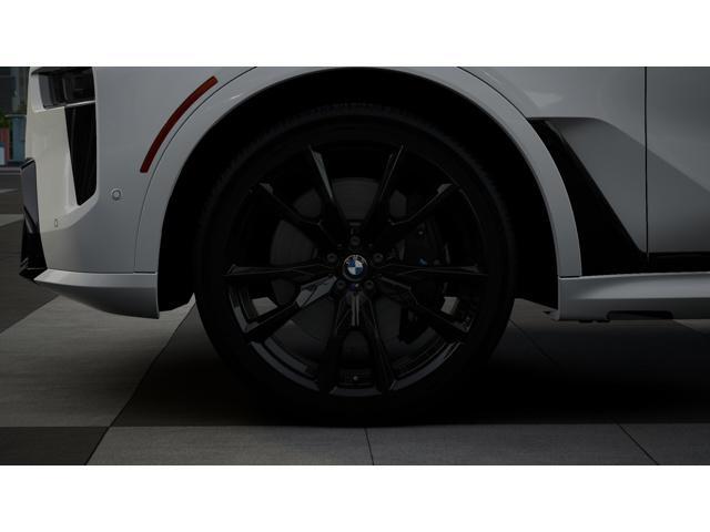 new 2026 BMW X7 car, priced at $100,280
