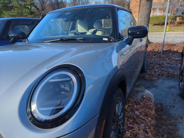 new 2025 MINI Hardtop car, priced at $37,590