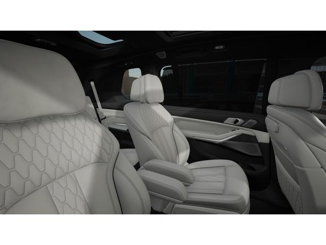 new 2026 BMW X7 car, priced at $109,030