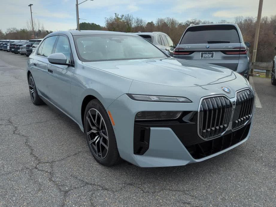 new 2024 BMW 760 car, priced at $131,575
