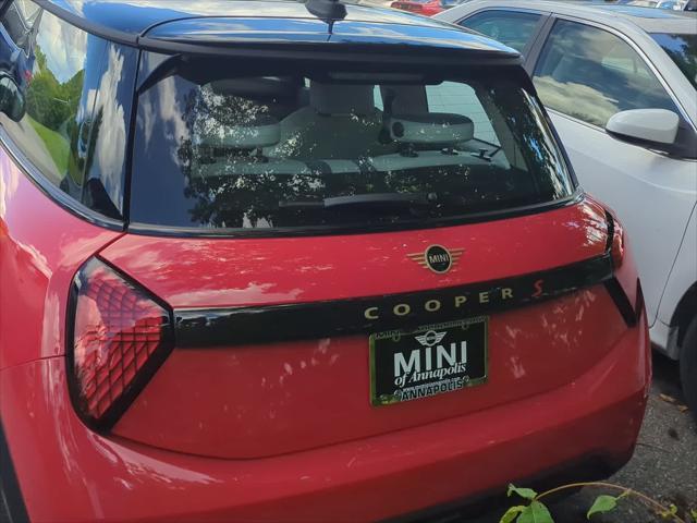 new 2025 MINI Hardtop car, priced at $37,605