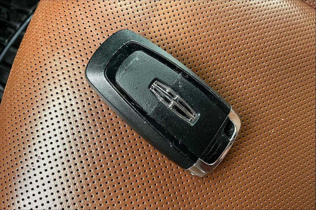 used 2022 Lincoln Aviator car, priced at $36,900