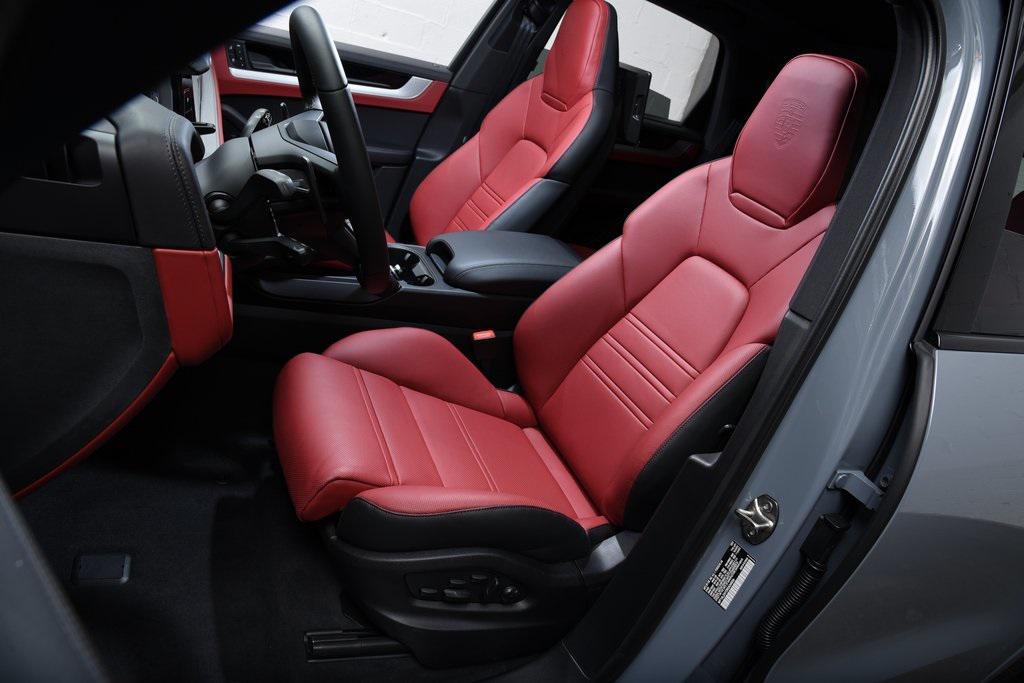 new 2024 Porsche Cayenne car, priced at $131,460