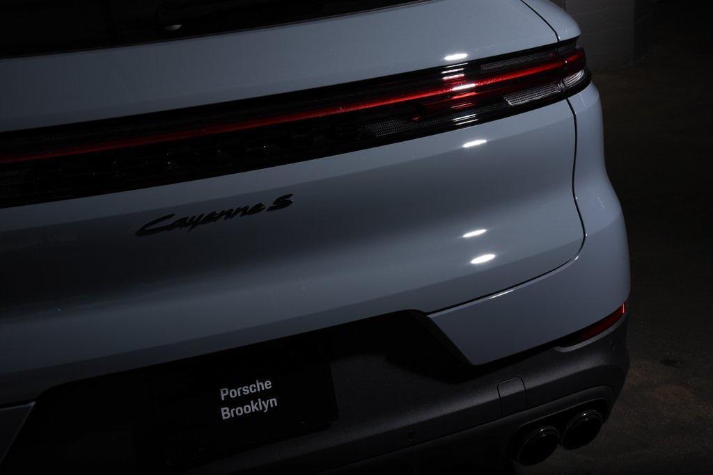 new 2024 Porsche Cayenne car, priced at $131,460
