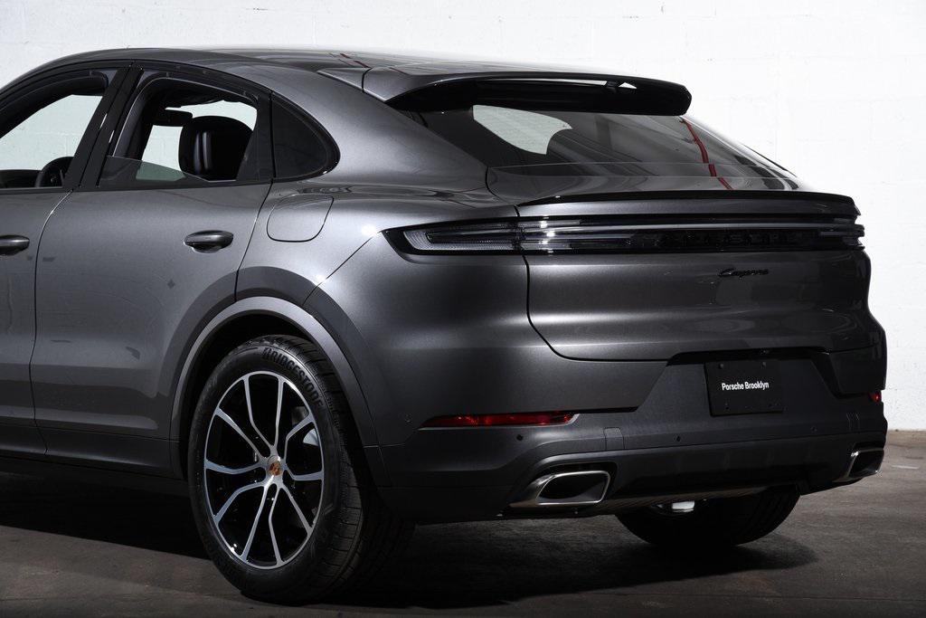 new 2025 Porsche Cayenne car, priced at $134,125