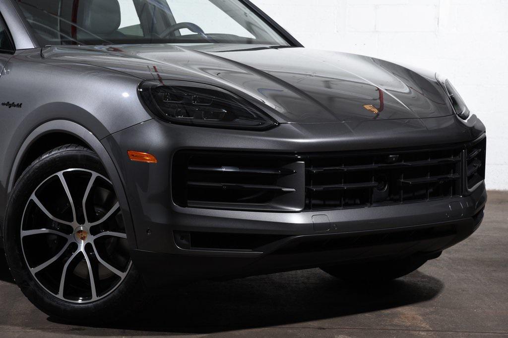 new 2025 Porsche Cayenne car, priced at $134,125