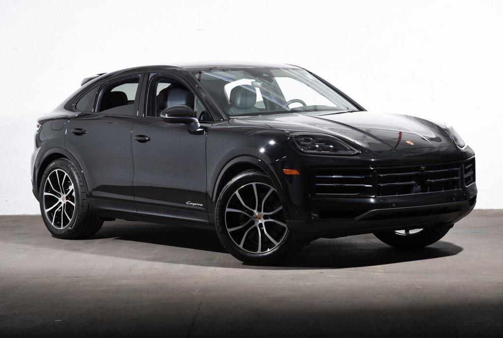 new 2025 Porsche Cayenne car, priced at $107,505