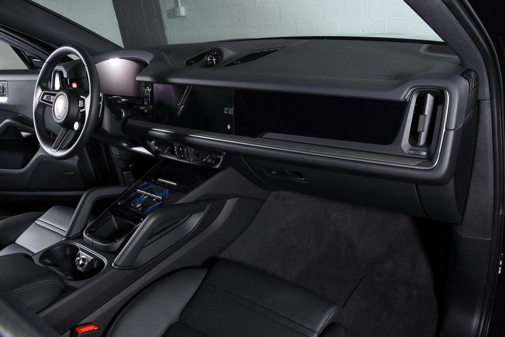 new 2025 Porsche Cayenne car, priced at $107,505