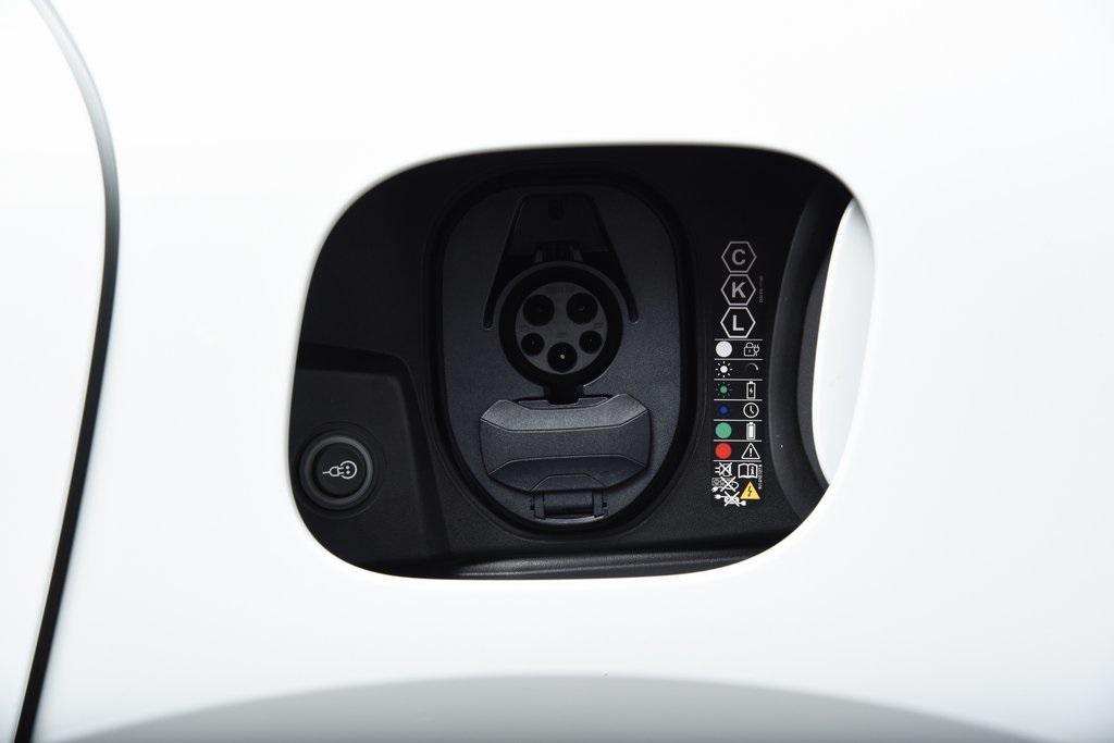 new 2025 Porsche Macan car, priced at $98,015