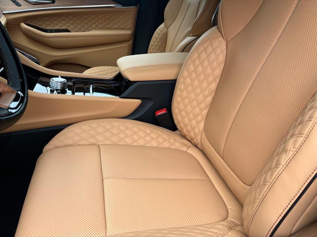 new 2025 Jeep Grand Cherokee car, priced at $59,749