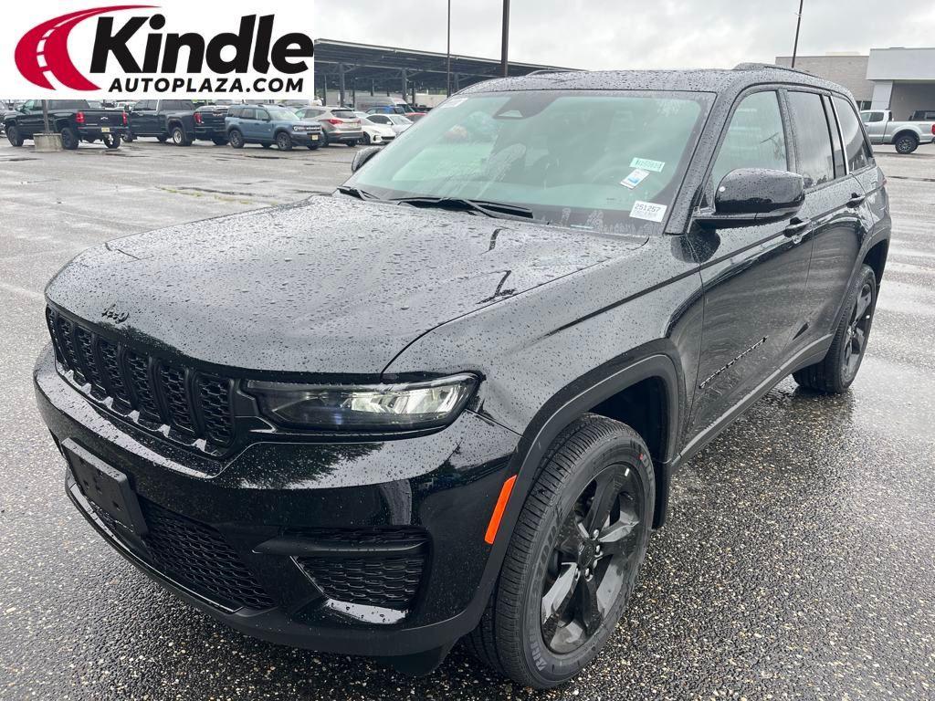 new 2025 Jeep Grand Cherokee car, priced at $44,382