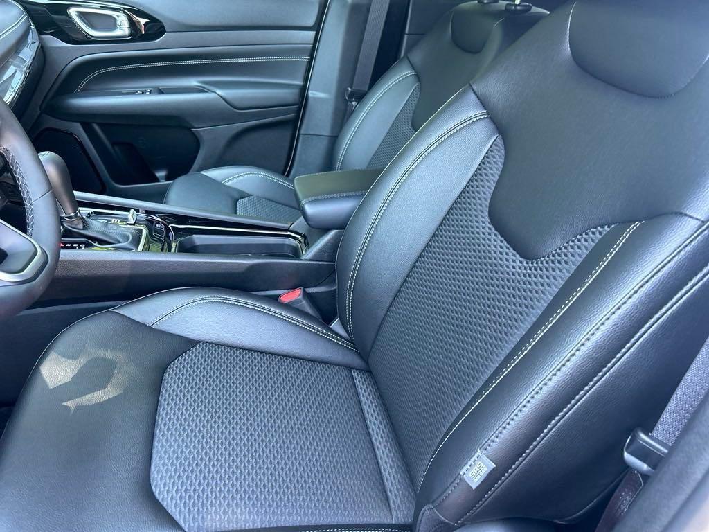 new 2024 Jeep Compass car, priced at $25,999