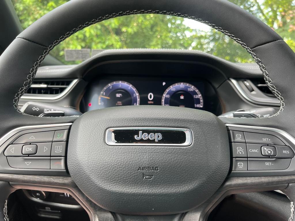 new 2025 Jeep Grand Cherokee car, priced at $45,259