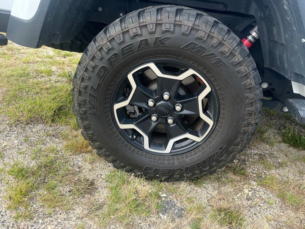 used 2022 Jeep Gladiator car, priced at $38,499