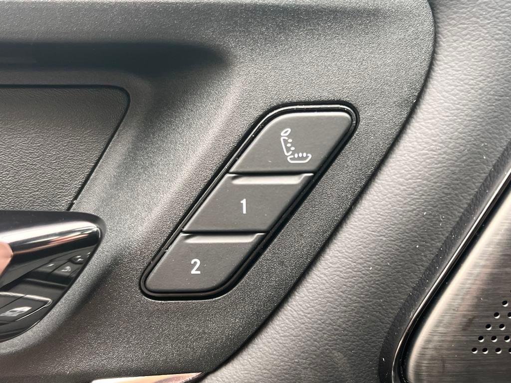 new 2025 Ram 1500 car, priced at $73,716