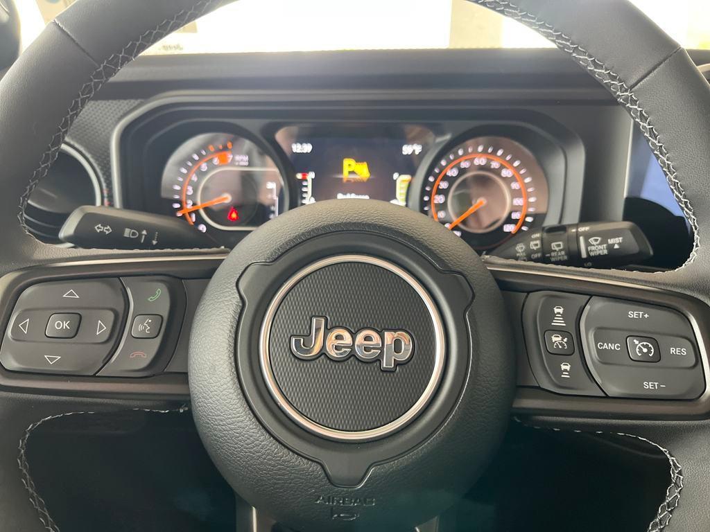 new 2025 Jeep Wrangler car, priced at $62,188