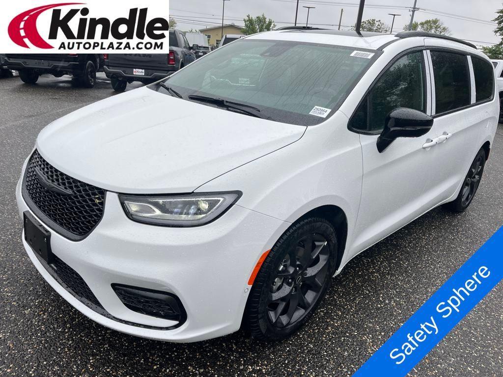 new 2025 Chrysler Pacifica car, priced at $49,296
