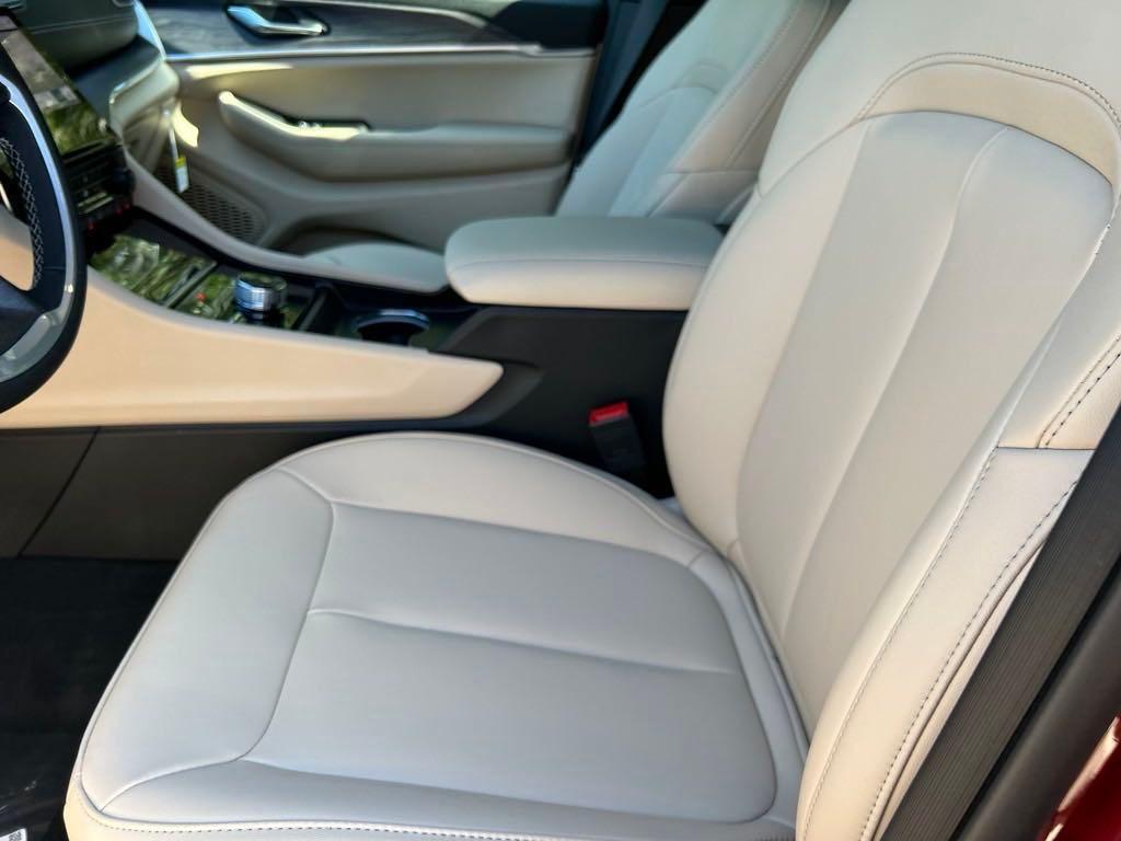 new 2024 Jeep Grand Cherokee L car, priced at $42,999