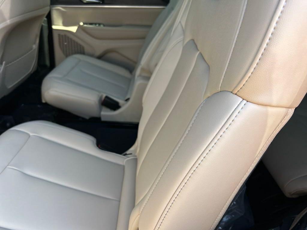 new 2024 Jeep Grand Cherokee L car, priced at $42,999